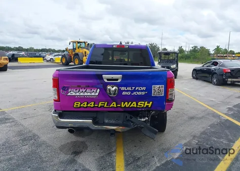 2022 Ram 1500 Big Horn 4X2 6'4 Box z USA, uszkodzony, nr VIN 1C6RREBT2NN113936